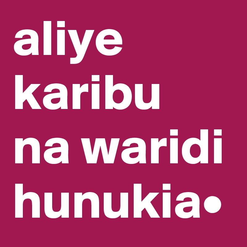 aliye karibu na waridi hunukia•